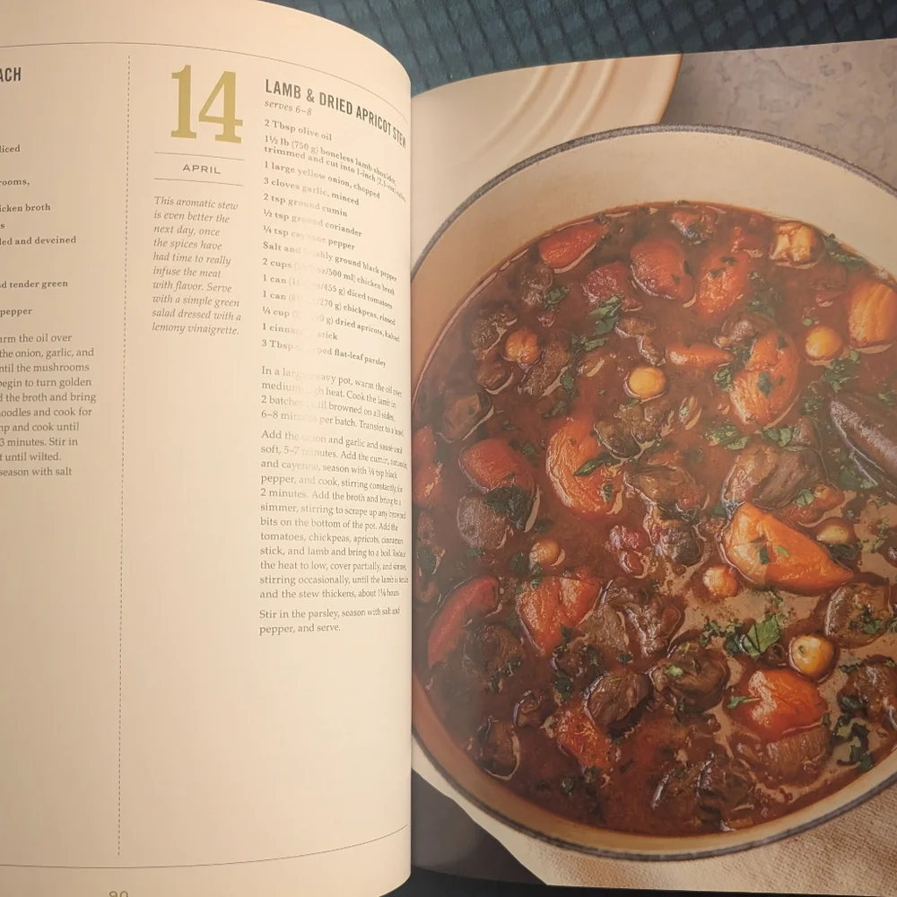 Cookbook: Soup of the Day Williams-Sonoma Coolwction by Kate MacMillan